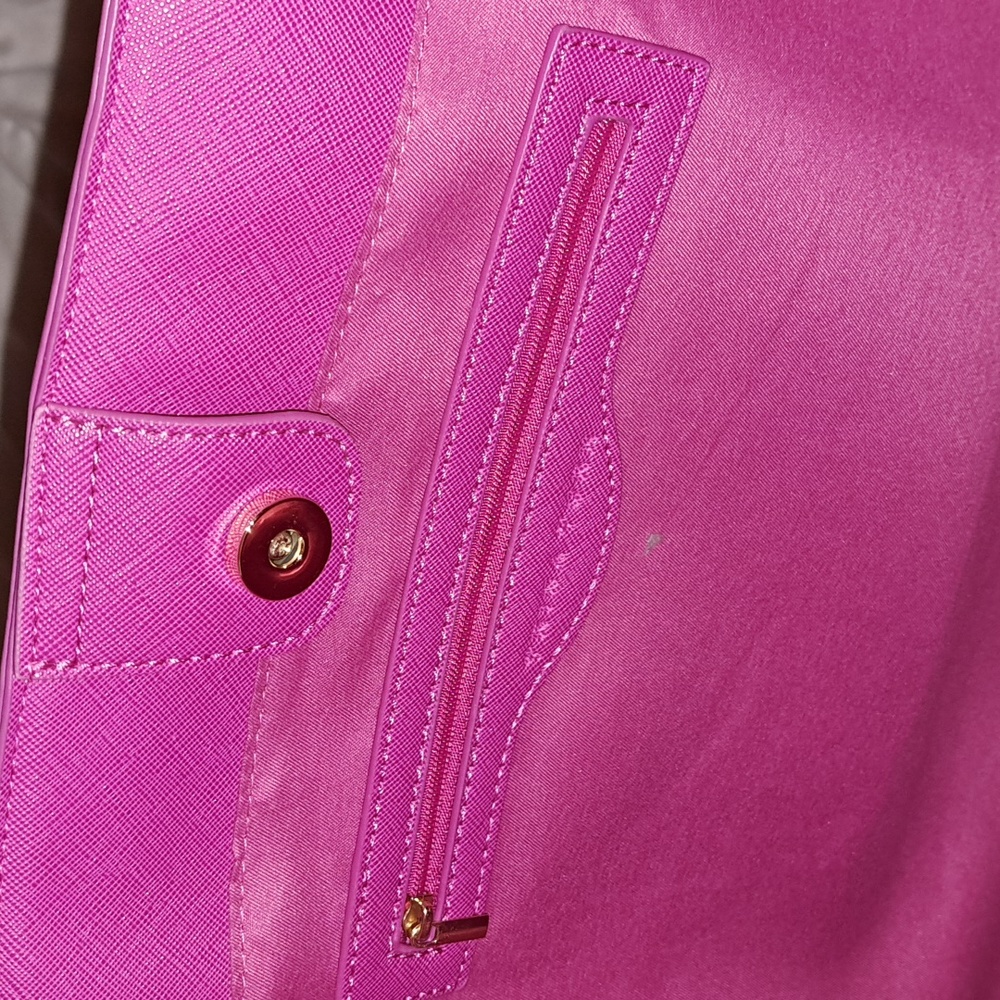 👻Trina Turk tote with strap - Picture 11 of 16